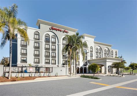 hampton inn los angeles|Hilton Hotels.